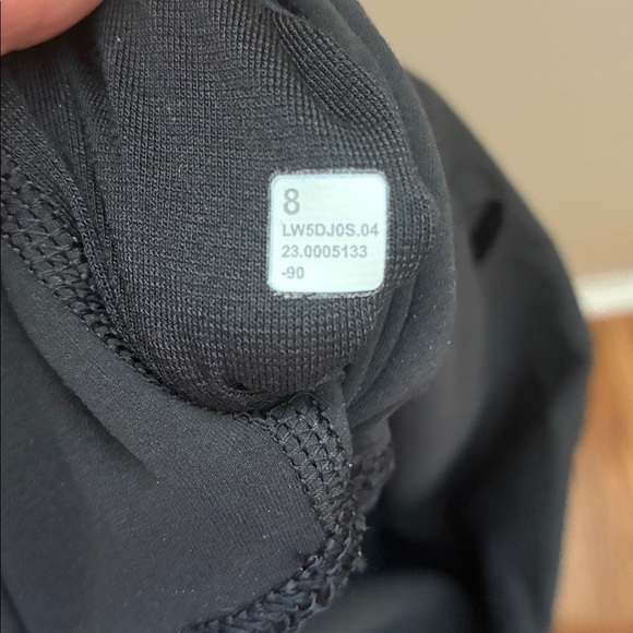 Lululemon black tights leggings size 8 - Picture 7 of 7